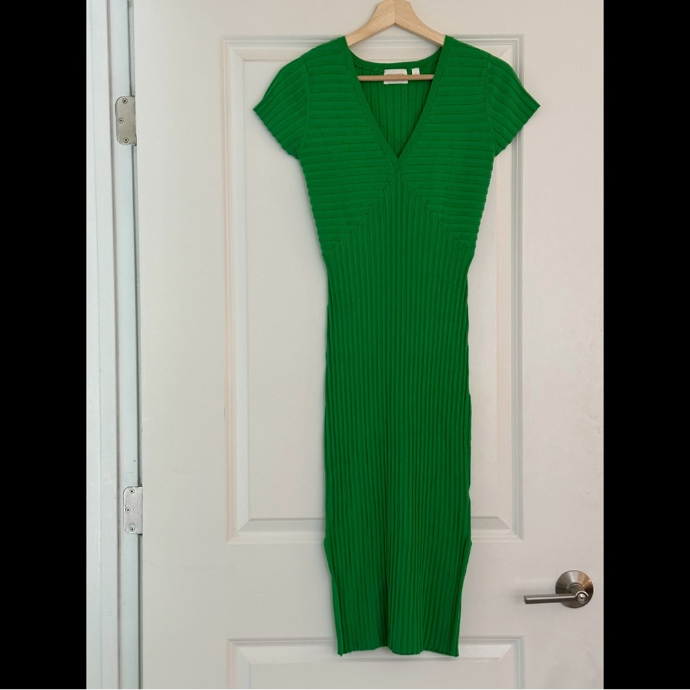 Elegant Green Ribbed Dress